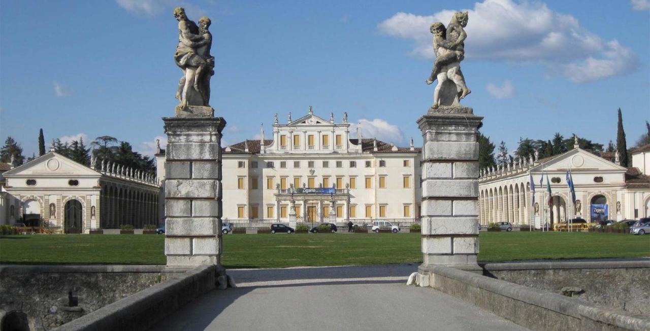 Nifty Intera Villa Con Piscina Relax, Idromassaggio E Sauna Muscletto Kültér fotó