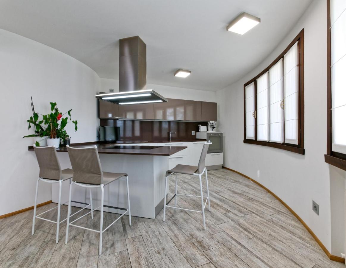 Nifty Intera Villa Con Piscina Relax, Idromassaggio E Sauna Muscletto Kültér fotó