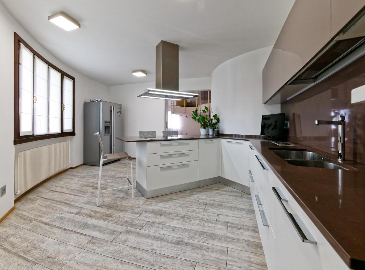 Nifty Intera Villa Con Piscina Relax, Idromassaggio E Sauna Muscletto Kültér fotó