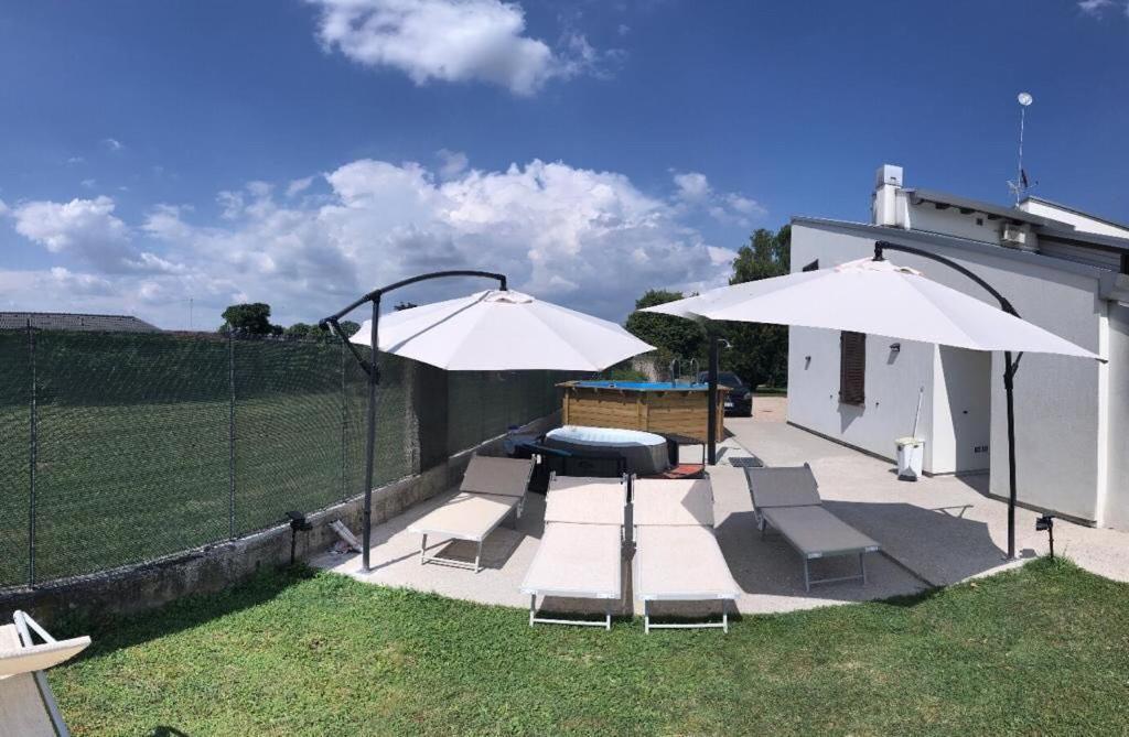 Nifty Intera Villa Con Piscina Relax, Idromassaggio E Sauna Muscletto Kültér fotó